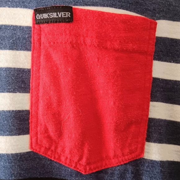 QUICKSILVER Striped Ringer Pocket Tee T-shirt L Black Red Skater Surfer Beach - Picture 4 of 8